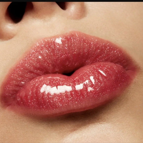 MAC Cosmetics Other - MAC SNOW IN LOVE ❤️ LE LIPGLASS